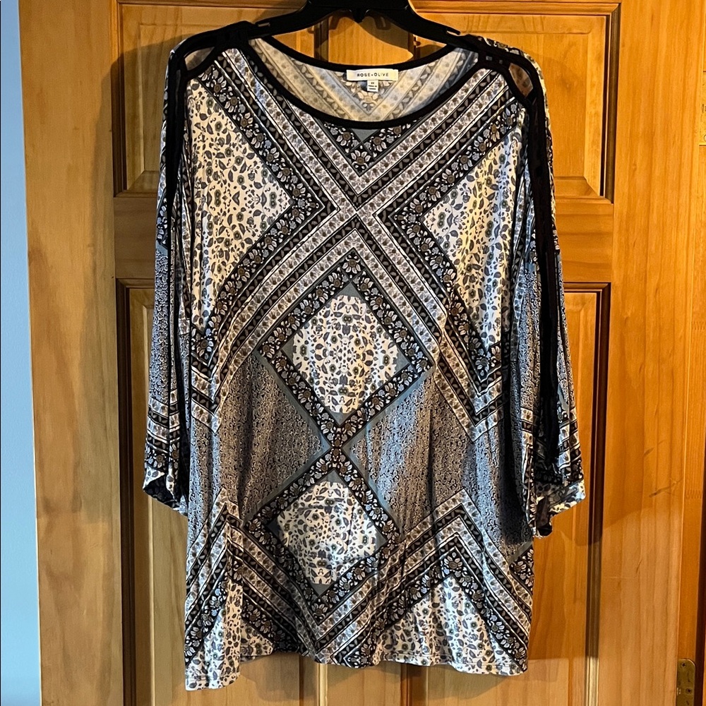 White House Black Market Geometric Black and White Blouse